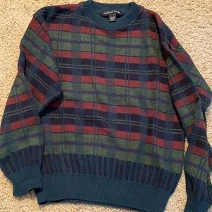 Crew neck knit sweater